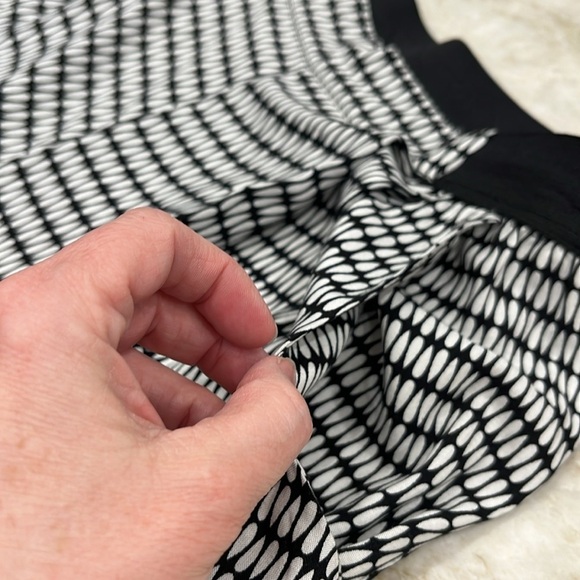 NEW Xhilaration Black White Geometric Palazzo‎ Pants High Rise Pockets Medium - Picture 7 of 9